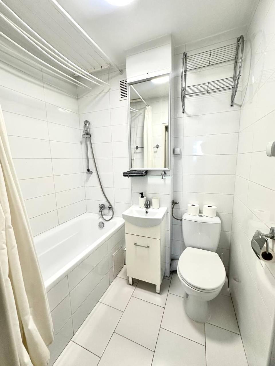 Ohmyhome - Park Mirowski Apartment Warsaw Luaran gambar