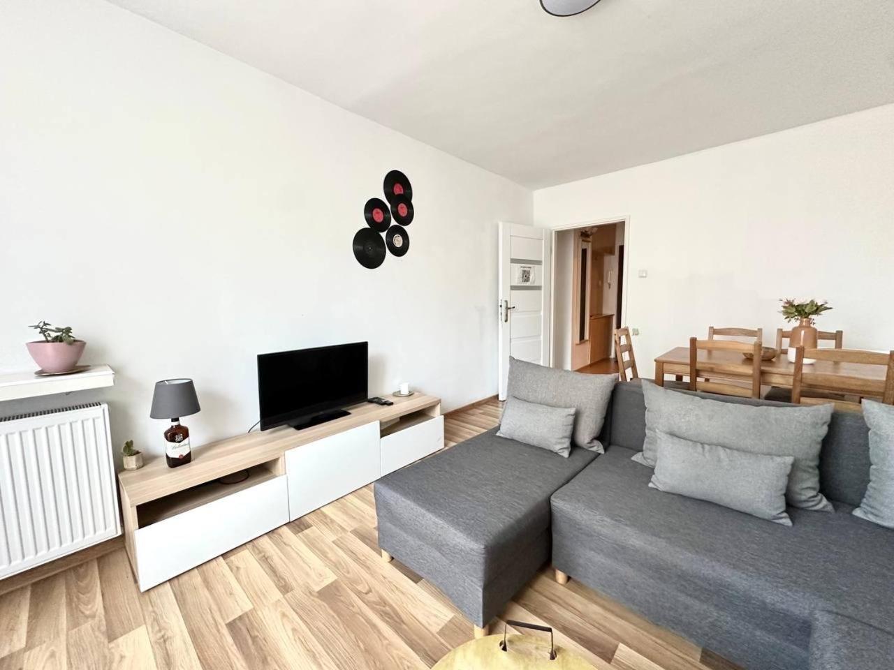 Ohmyhome - Park Mirowski Apartment Warsaw Luaran gambar