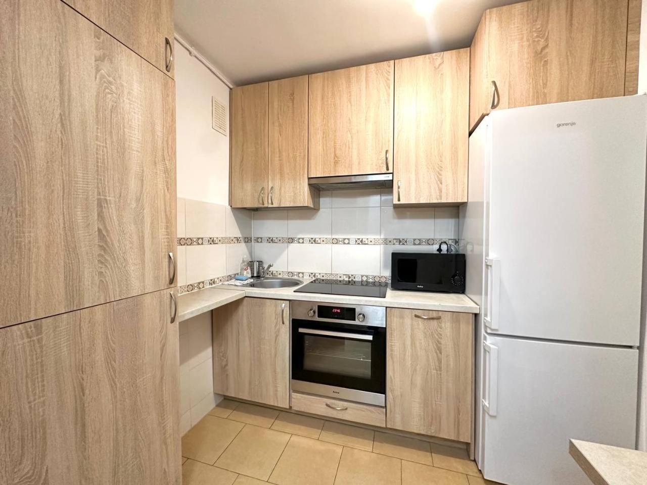 Ohmyhome - Park Mirowski Apartment Warsaw Luaran gambar
